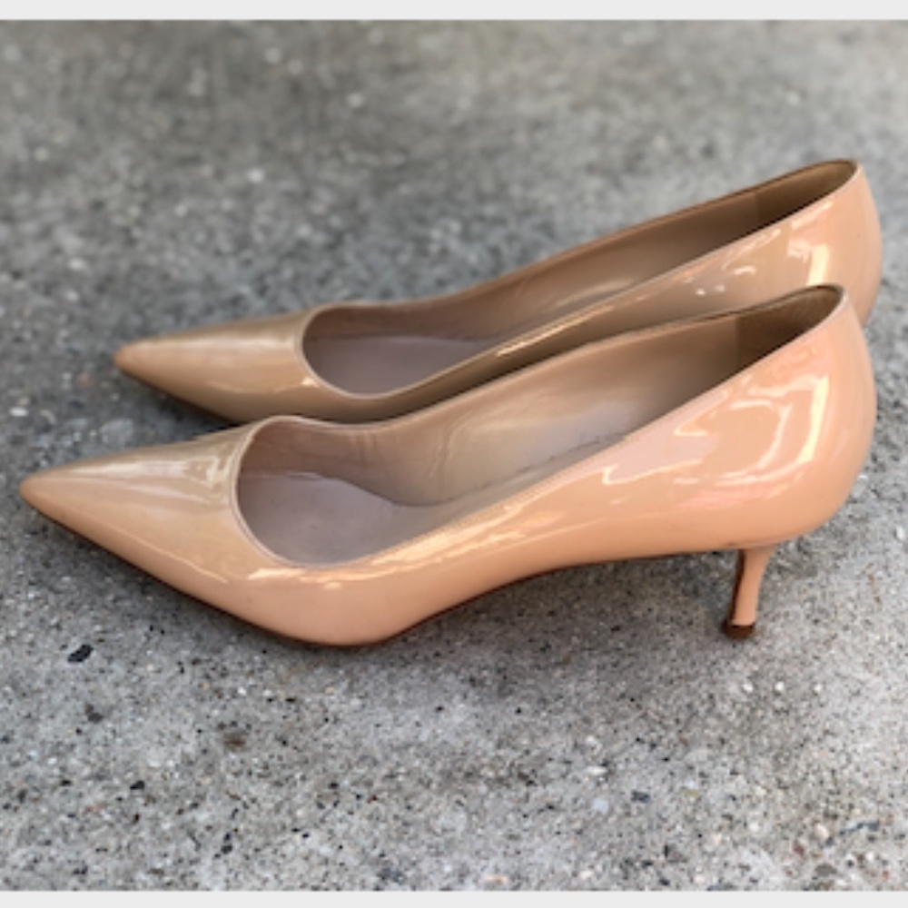 Manolo Blahnik Women's Pointed Toe Classic Heels